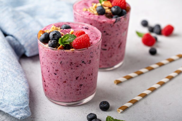 Berry Blast Smoothie: A Refreshing Antioxidant Treat